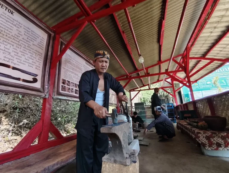 Bedog Kala Petok Jadi WBTbI Asal Kota Sukabumi, Senjata Jarak Dekat yang Digunakan Sejak Era Kesultanan Banten