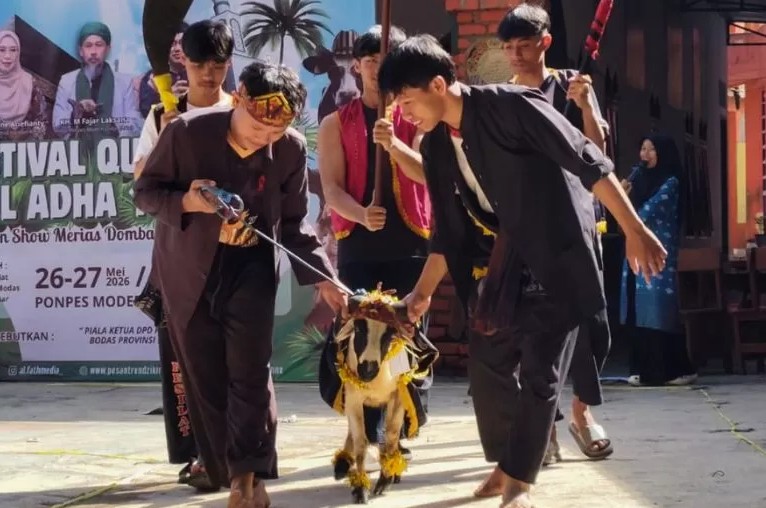Sambut Idul Adha 1447 H, Ponpes Al Fath Adakan Fashion Show Hewan Kurban