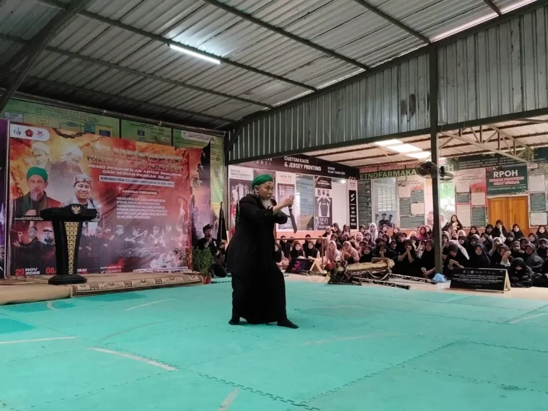 Mengenal Jurus Golok Kala Petok, Seni Budaya Asal Kota Sukabumi yang Selangkah Lagi Jadi WBTbI